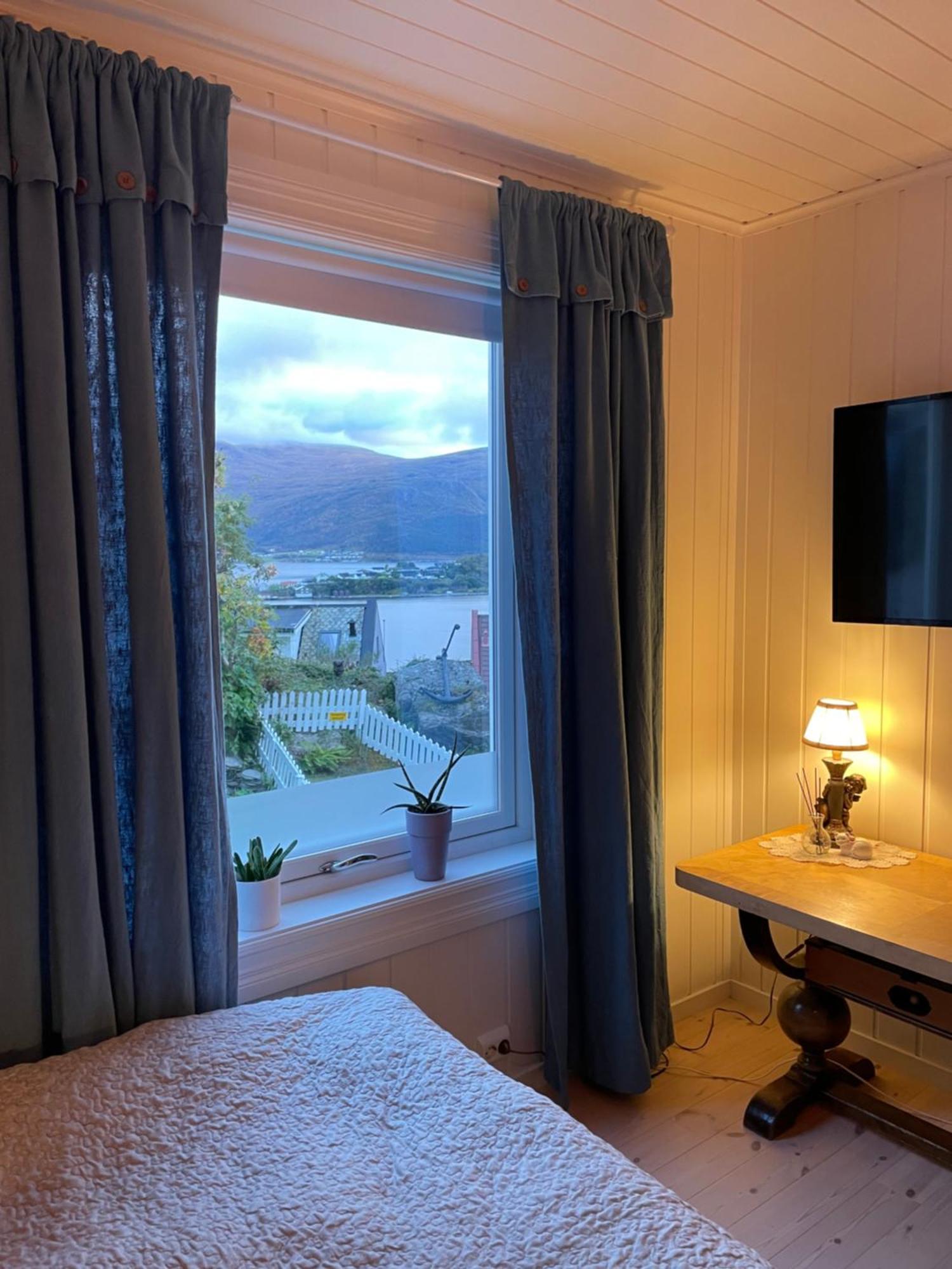 Koselig Leilighet I Sentrum Ålesund Exteriér fotografie