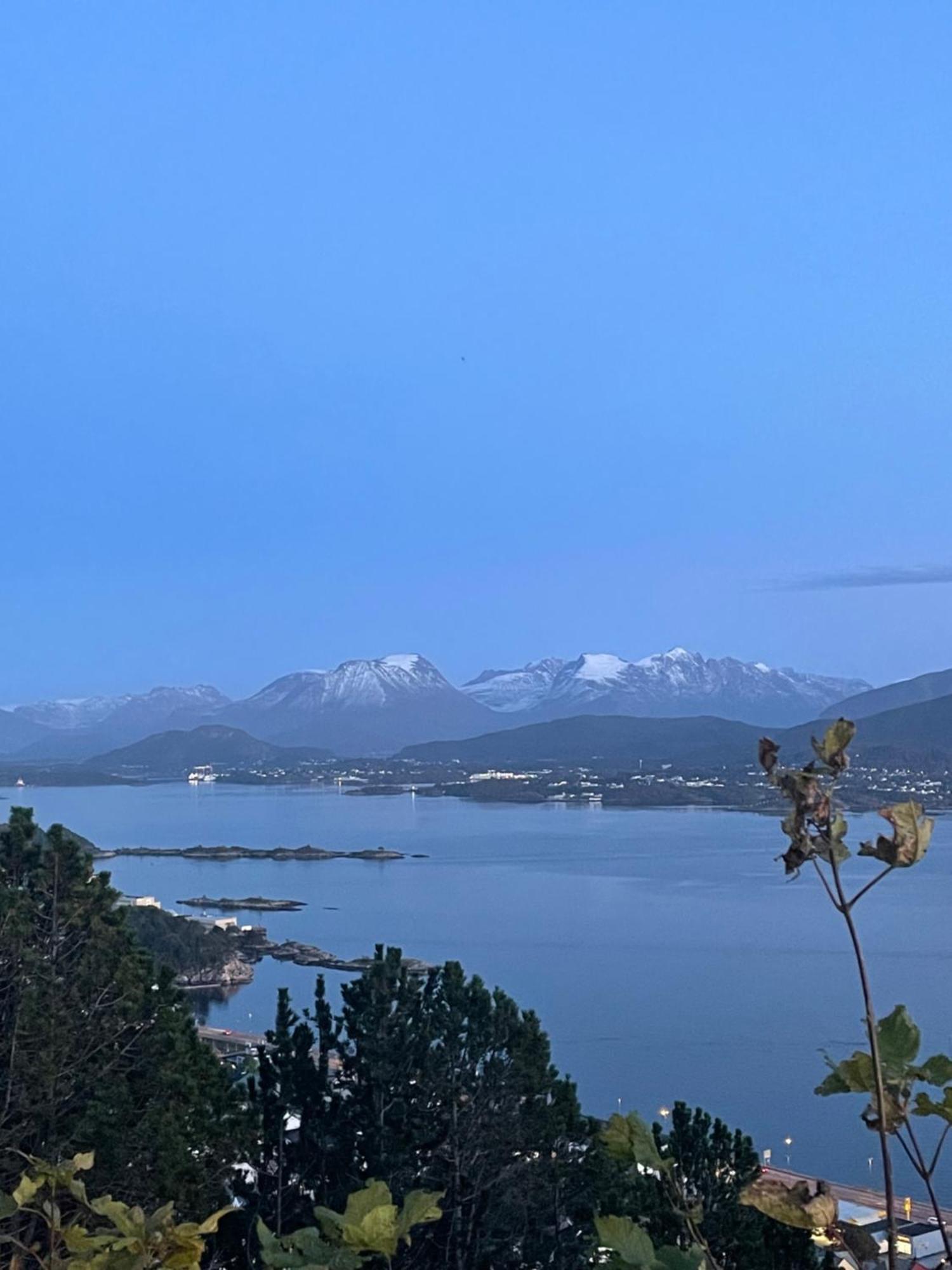 Koselig Leilighet I Sentrum Ålesund Exteriér fotografie